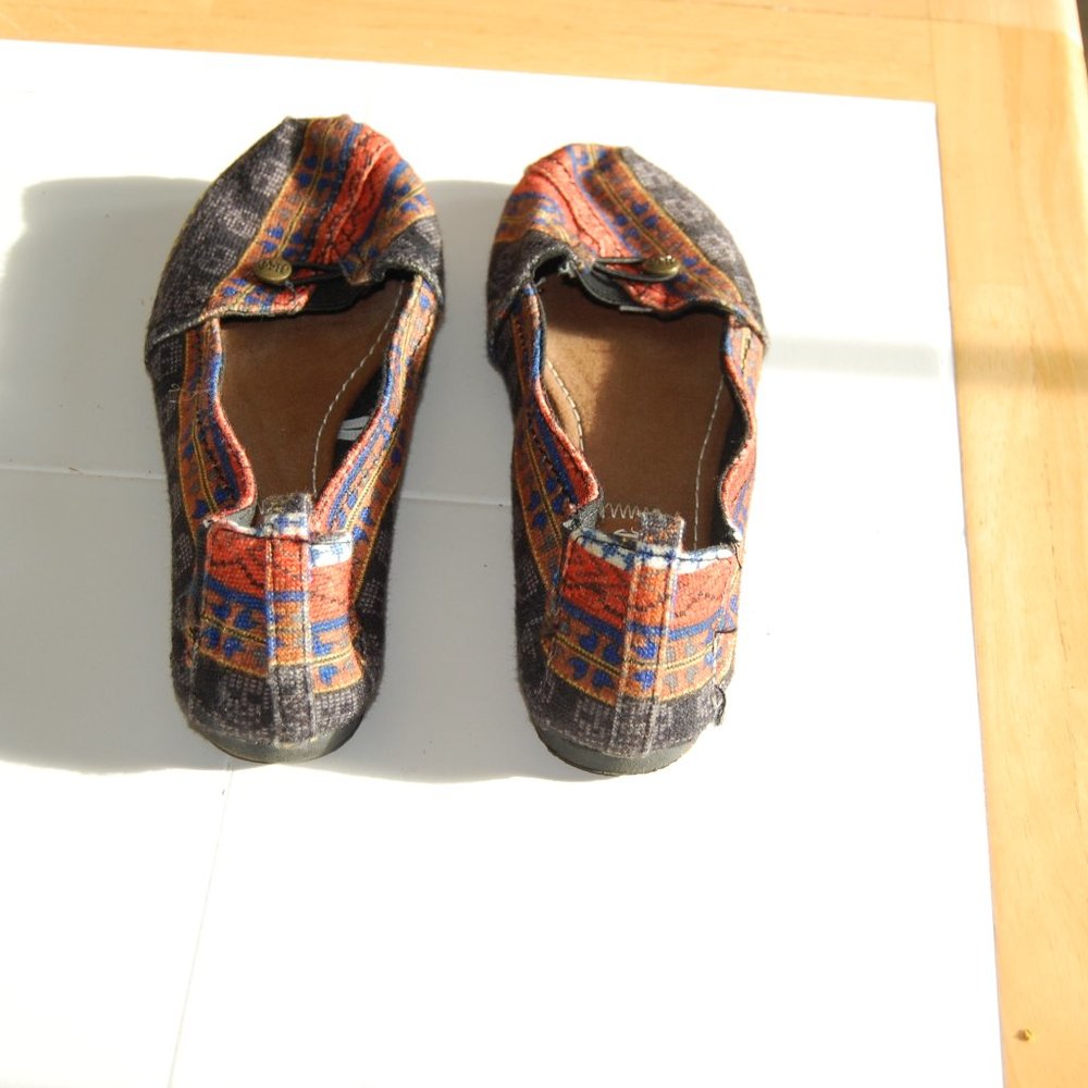 MADPOLE Flats Orange/Black Size 5/6
